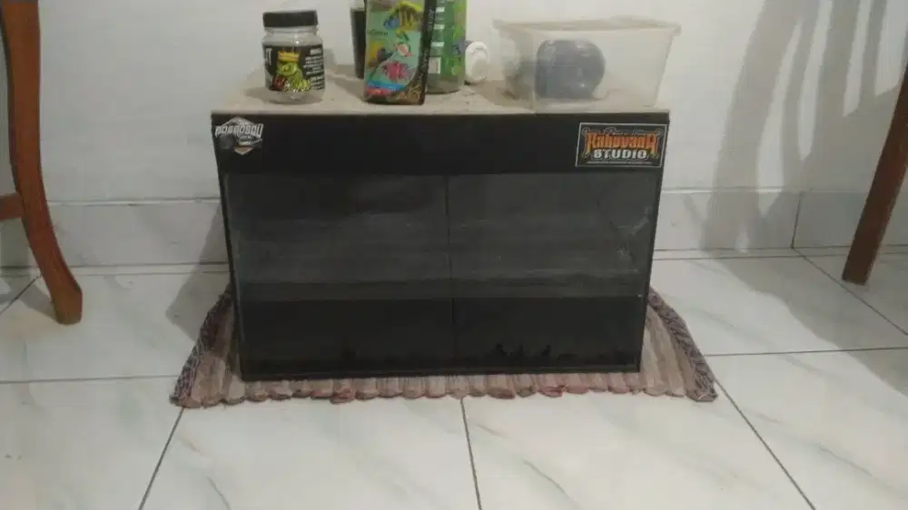 Aquarium dan rak aquarium bekas