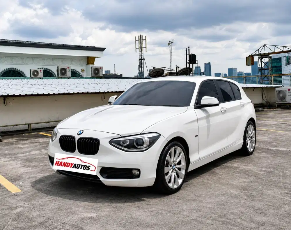 BMW 116i Tahun 2012 Automatic Putih Metalik