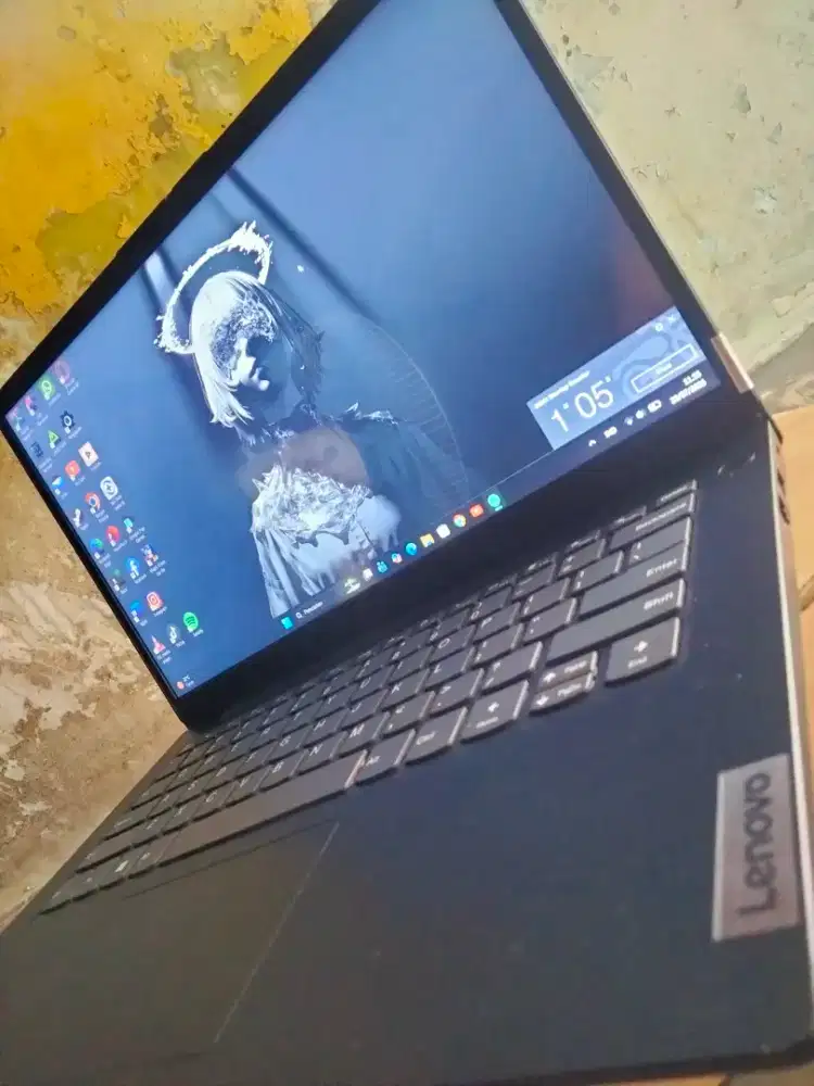 Laptop lenovo v14 g4 amd ryzen5