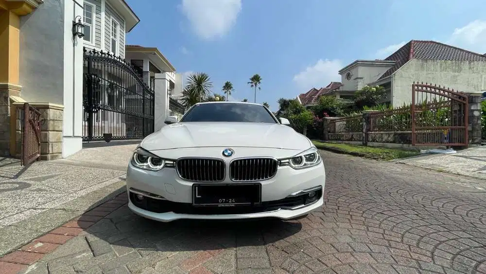 BMW 320i 2019 Bensin
