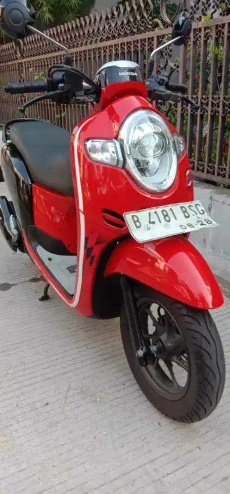 Honda Scoopy donuts tahun 2018.( Pajak baru 8-2027 ).
