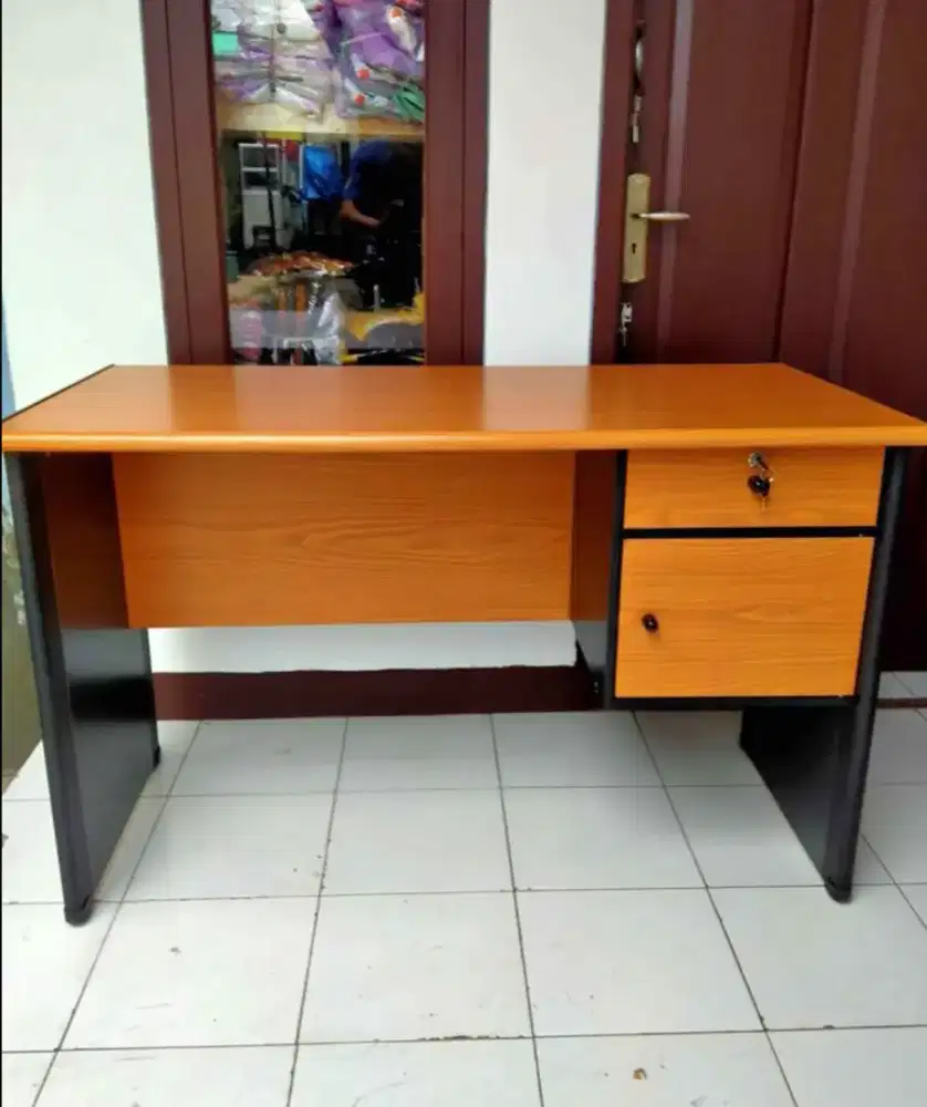 MEJA ADMIN KOMBINASI