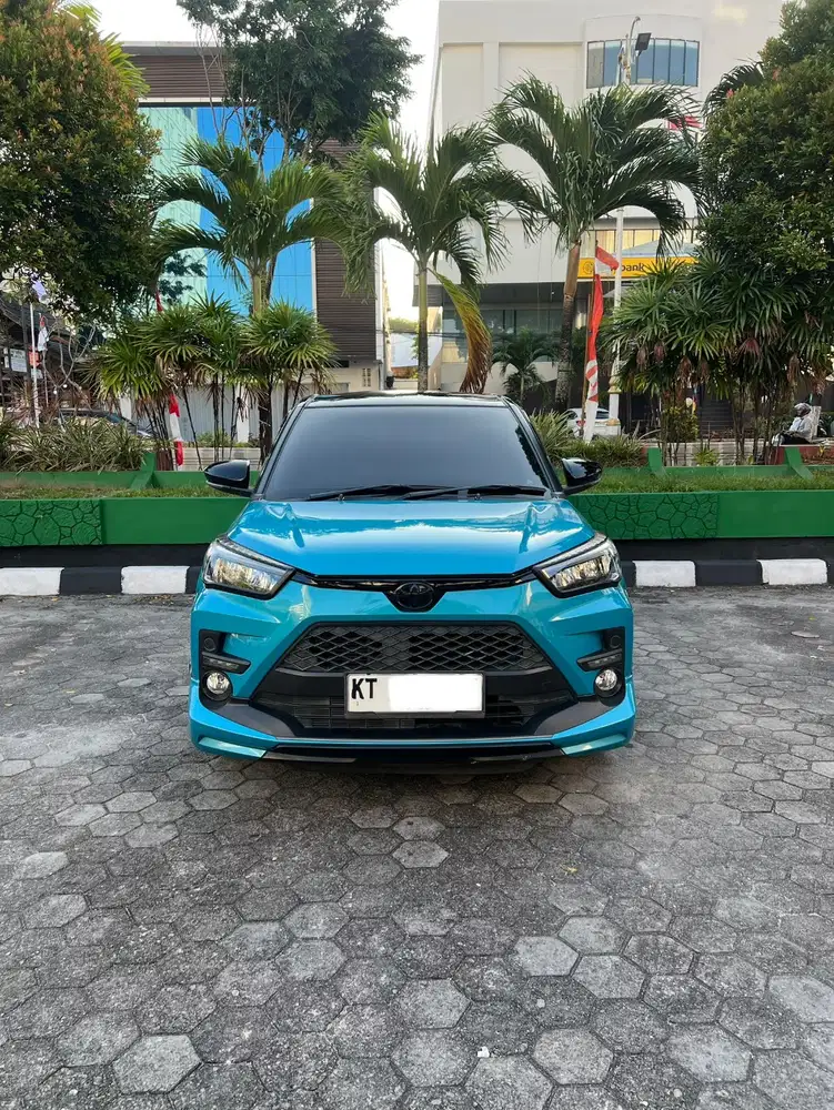 Dijual BU Raize GR sport Two Tone Bensin-AT