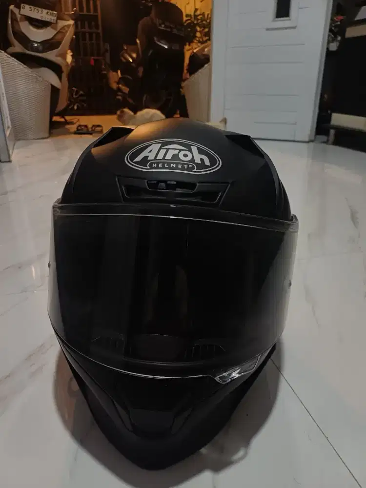 Helm Airoh Asli