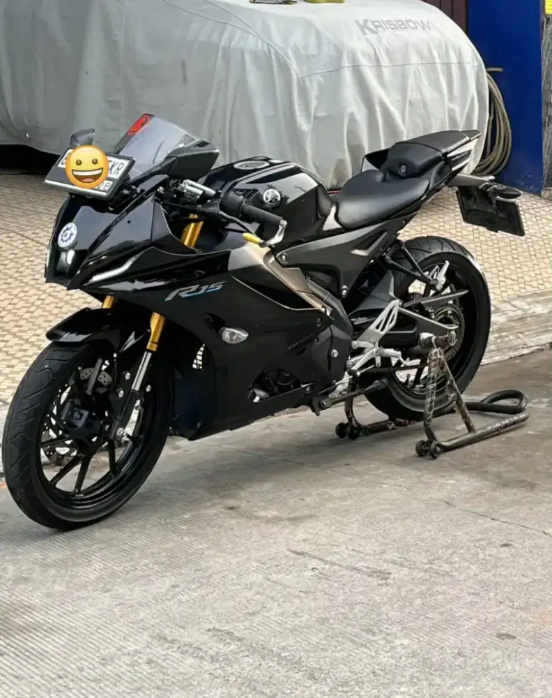 R15 V4 BLACK 2023