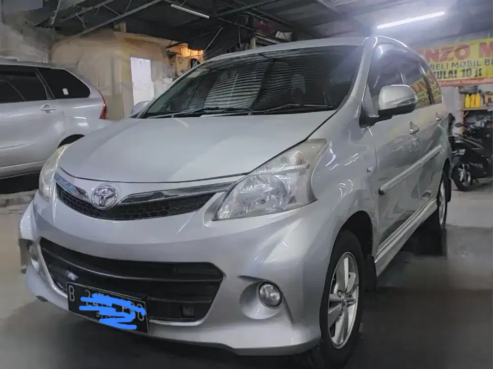 Dp 4 jt Avanza Veloz a/t 2012