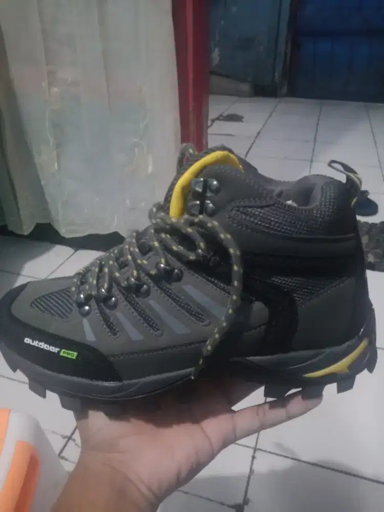 Jual sepatu baru
