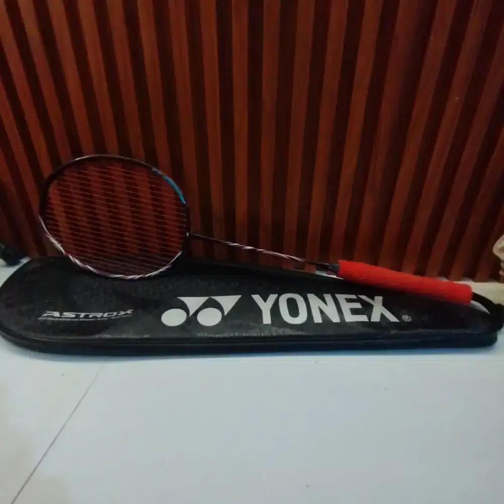 Raket Badminton / Bulutangkis Yonex Astrox 100zz Kurenai Original