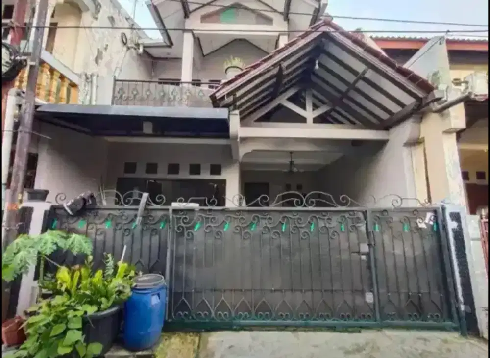 RUMAH MEGAH DI TAMAN MALAKA - PONDOK KELAPA