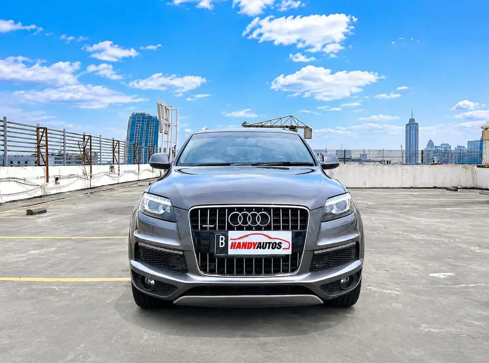 Audi Q7 3.0 Facelift 2011 Abu-abu