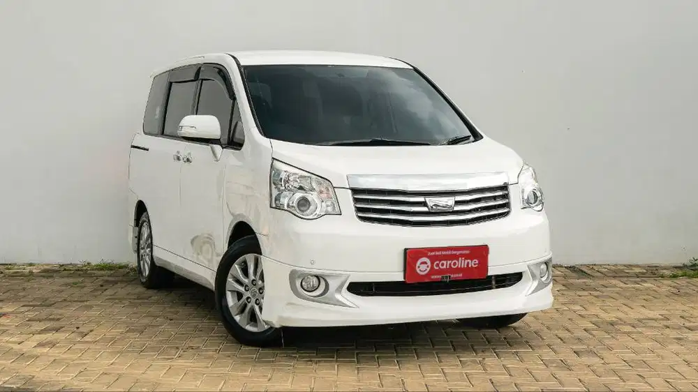 Toyota NAV1 V 2.0 AT	2017 - GARANSI 7G+ - LOW KILOMETER