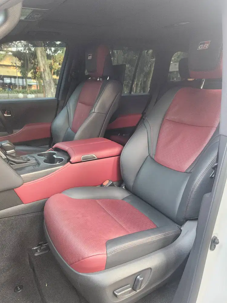 [Km 11RB] Toyota Land Cruiser 300 GR 2023 LC 2024 Putih