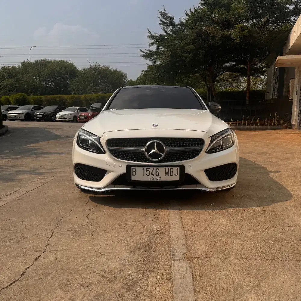 For sale mercedes Benz C300 amg line