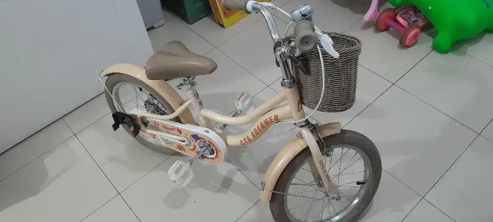 Sepeda mini anak perempuan