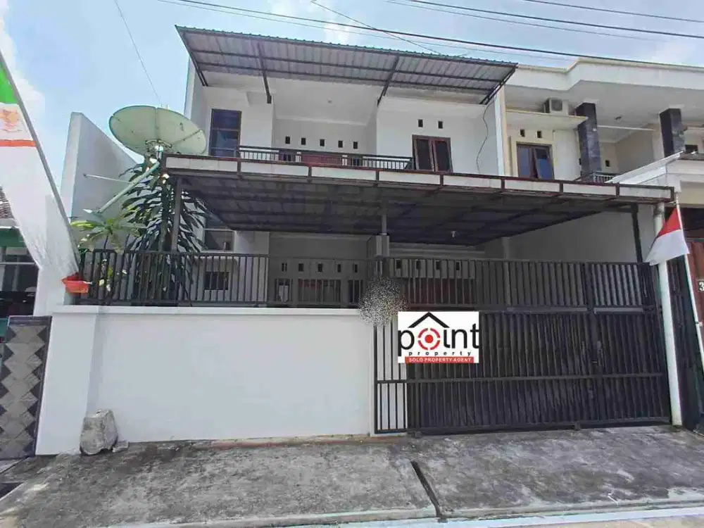 Rumah Bagus 2 Lantai Strategis Lingkungan Nyaman dekat Manahan Solo Kota