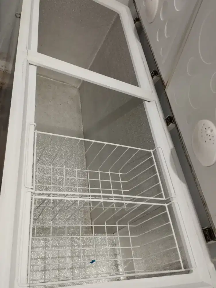 Chest Freezer Fresta 600 liter