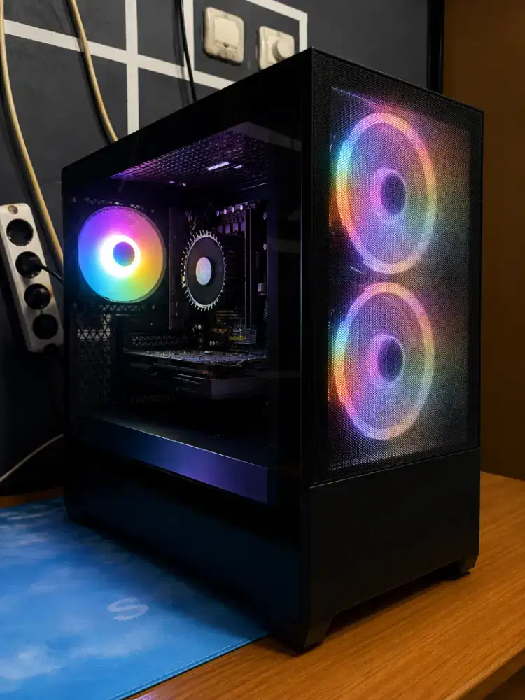 PC Gaming Fractal Gen 12 + VGA Galax + RAM + SSD Jual Cepat BU