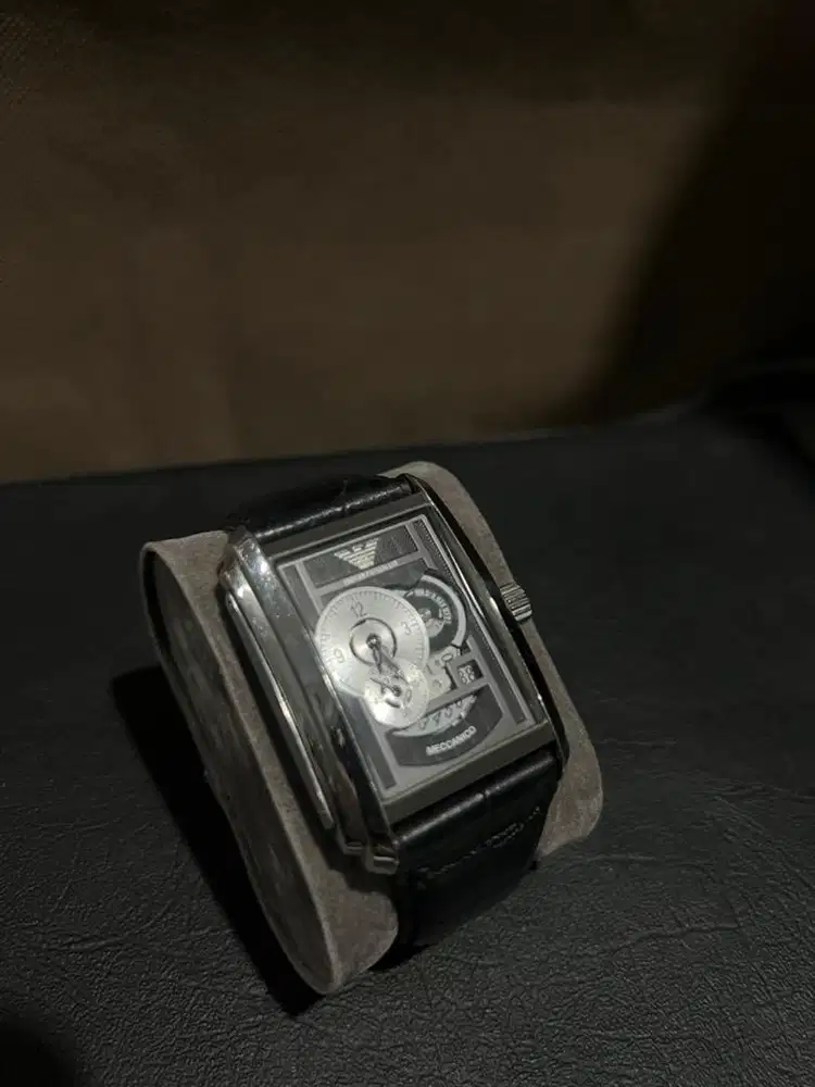 Jam Tangan Automatic Emporio Armani Hitam