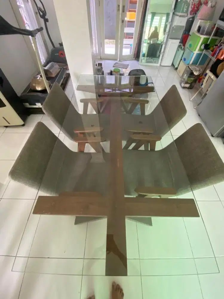 Meja makan 1 set kaca tebal