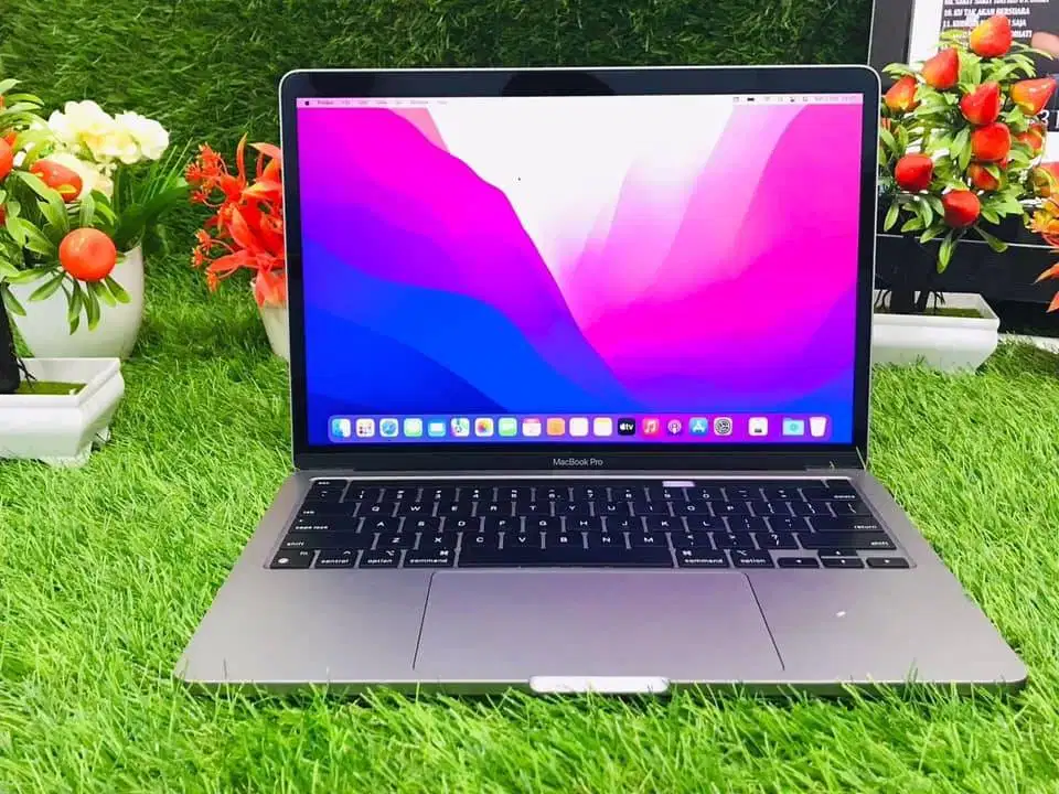 MACBOOK PRO 2020 TOUCHBAR  M1 SERIES Ram 16GB 13.3inch N-WJ