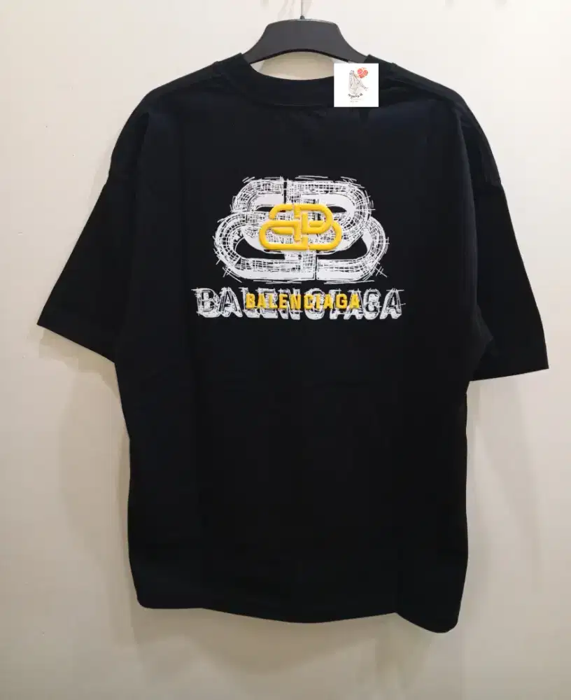 BALENCIAGA KAOS HITAM