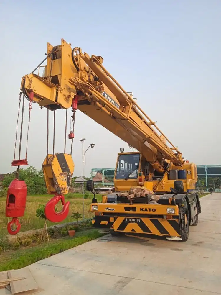 Roughter Crane 25 Ton Kato