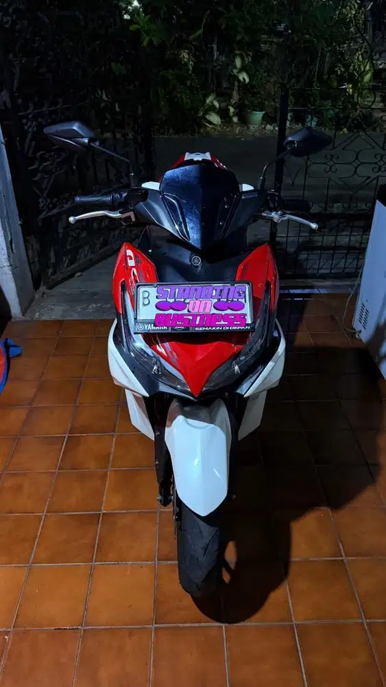 Yamaha aerox 2024 standar white red