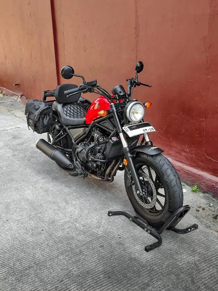 Honda Rebel 500 tahun 2017 RARE COLOR Low Odo Mulus TT FP Red Like New