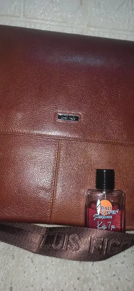 tas slempang merek Luis figo