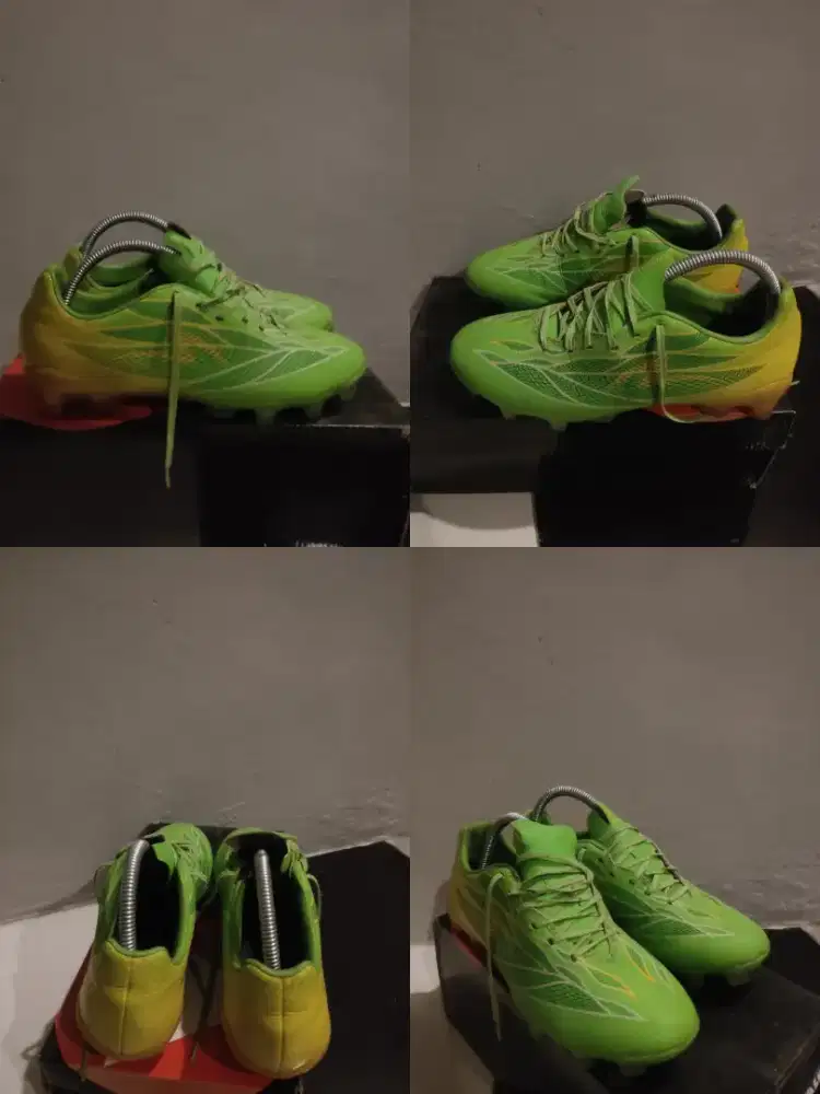 Sepatu bola specs original