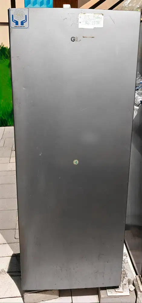 Borongin aja kulkas frizer 1 pintu dan ac 2 pk kondisi masih baik