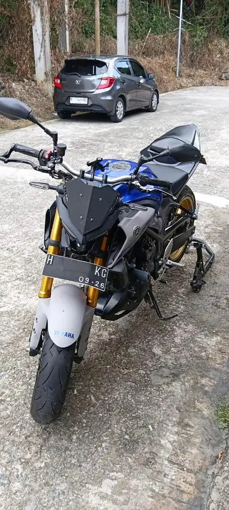Yamaha mt 25 biru hitam