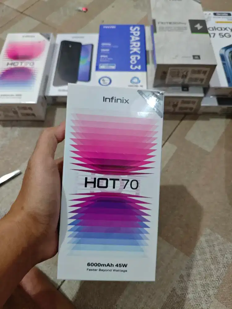 Infinix hot 70 256gb ram 8gb dan4/128 garansi resmi