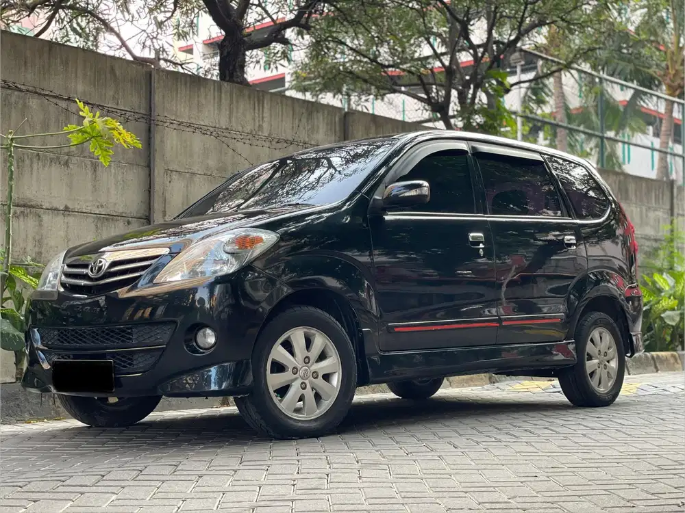 TOYOTA AVANZA 1.5 S AT 2010 HITAM