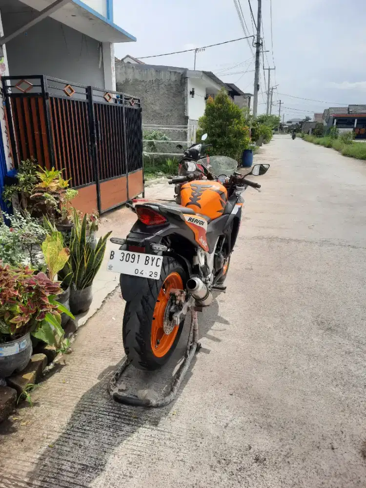 CBR R 250 cc ABS