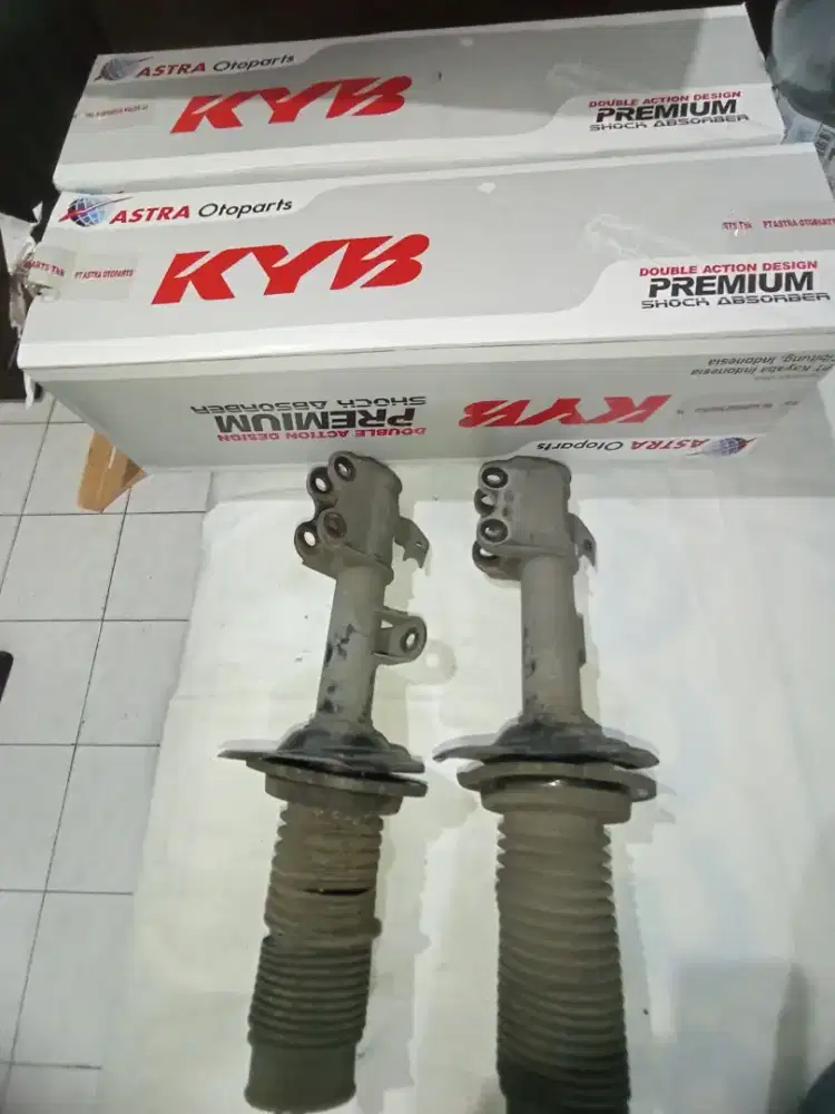 Jual Shocbreaker Depan Toyota Avanza