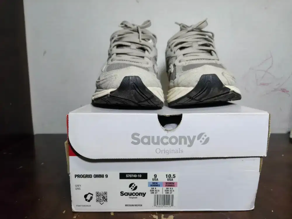 Sepatu Saucony ProGrid Omni 9