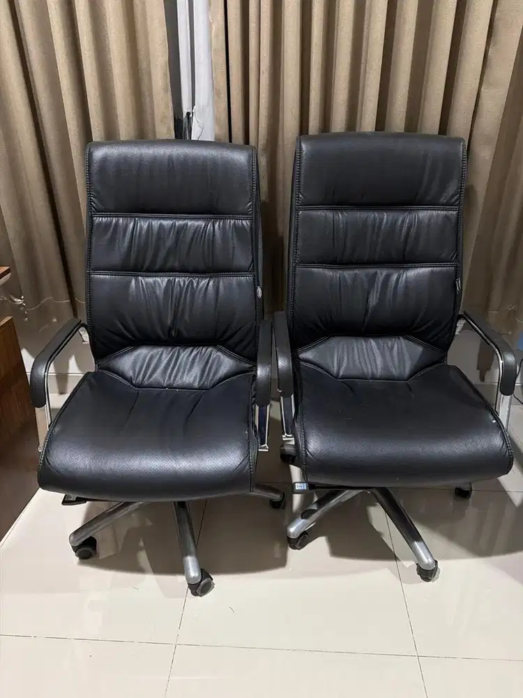 Kursi kantor bekas