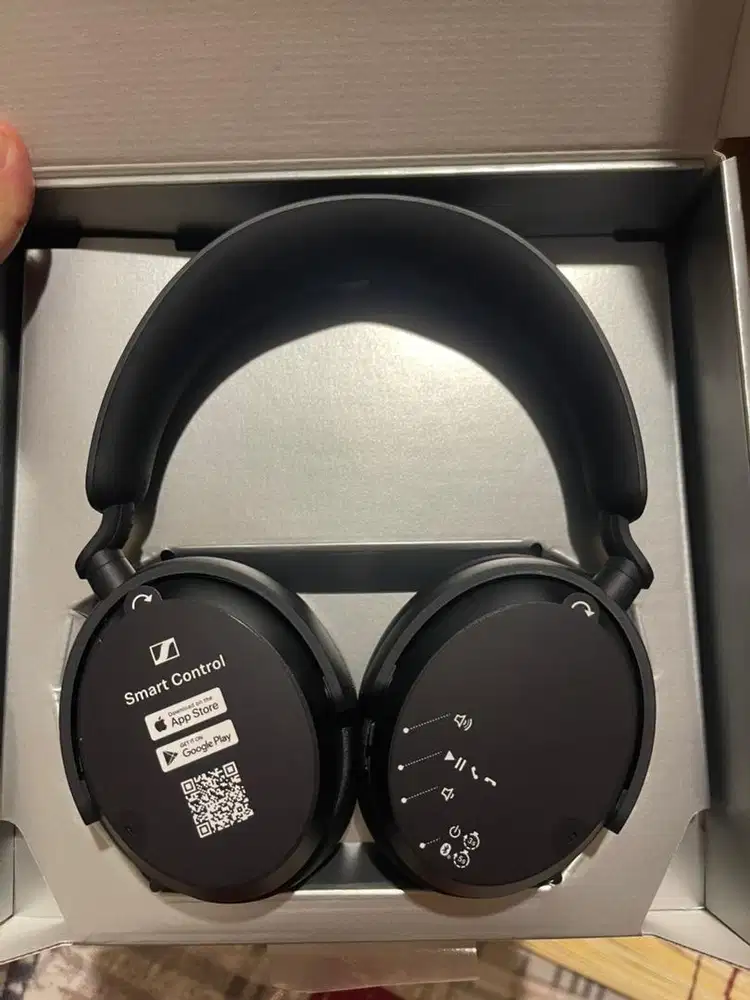 SENNHEISER Accentum Wireless Headphones
