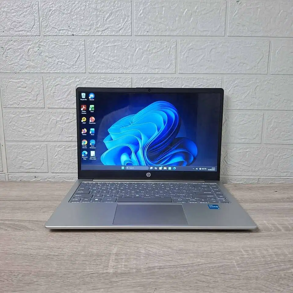Laptop HP 14 Core i3 1315U RAM 8GB SSD NVMe 256GB 14in FHD Key Backlit