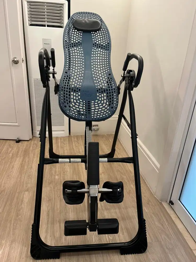 Alat fitnes hang ups ep 950 inversion table