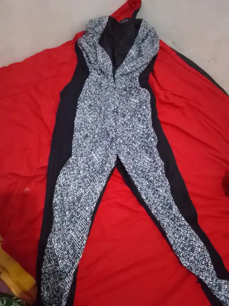 Bluss gucci hitam putih