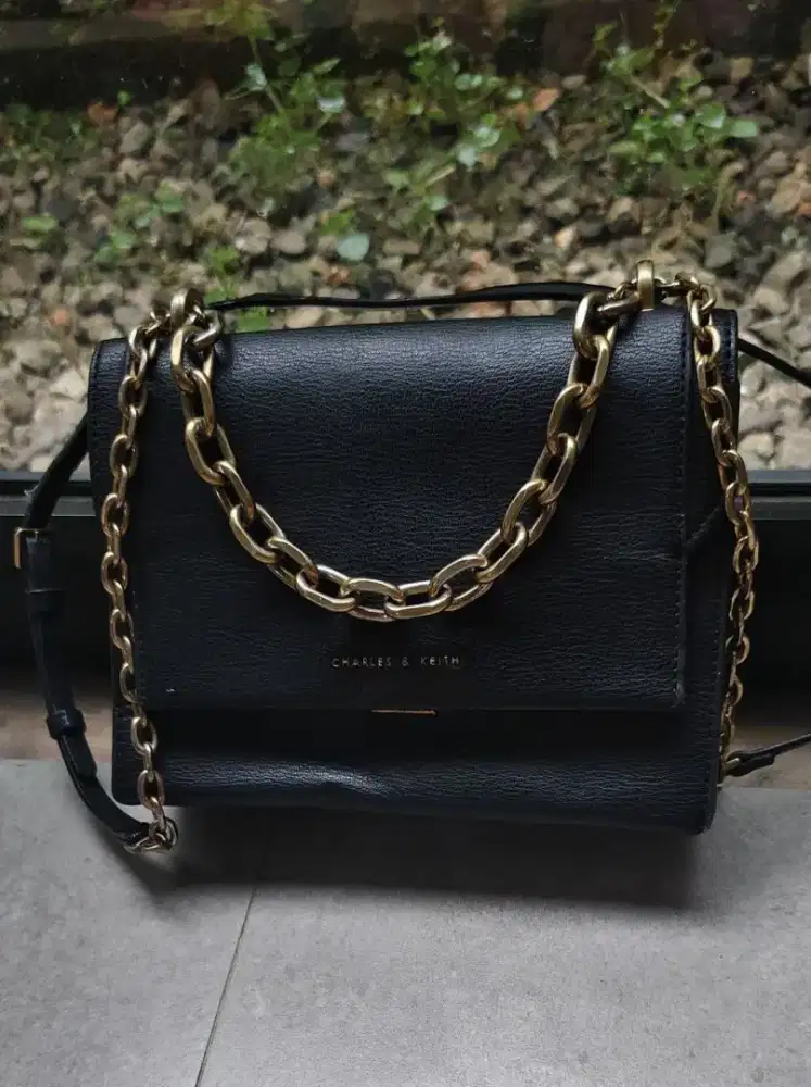 Jual tas Charles and keith