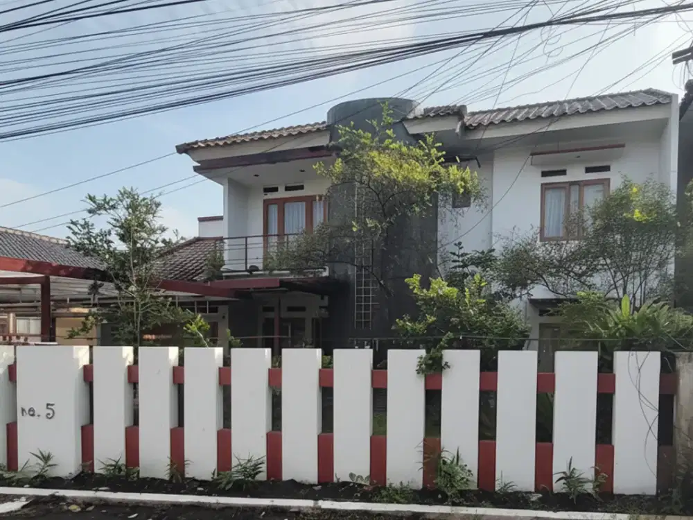 Rumah 4KT 3KM, Homey, Semi Furnished, Halaman Depan & Belakang, Hunian Nyaman, Sewa Cocok Utk Expat & Pegawai Tugas Belajar & Bekerja