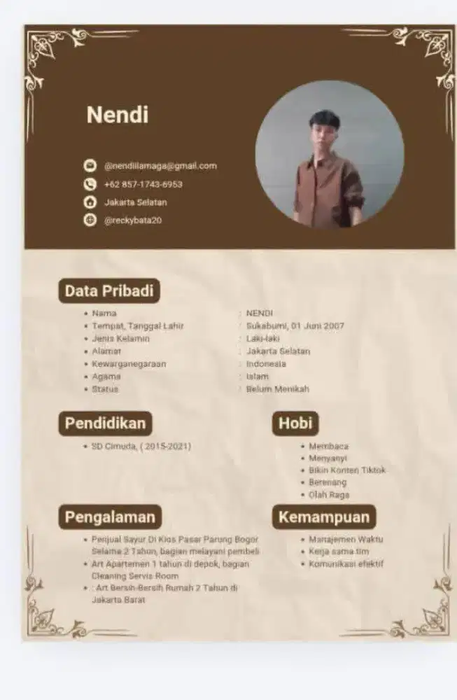 Halo permisi aku di sini lagi mencari pekerjaan kak