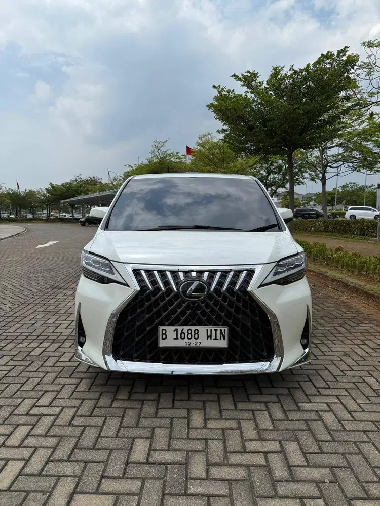 Lexus LM350 7 Seater Putih 2022 CASH