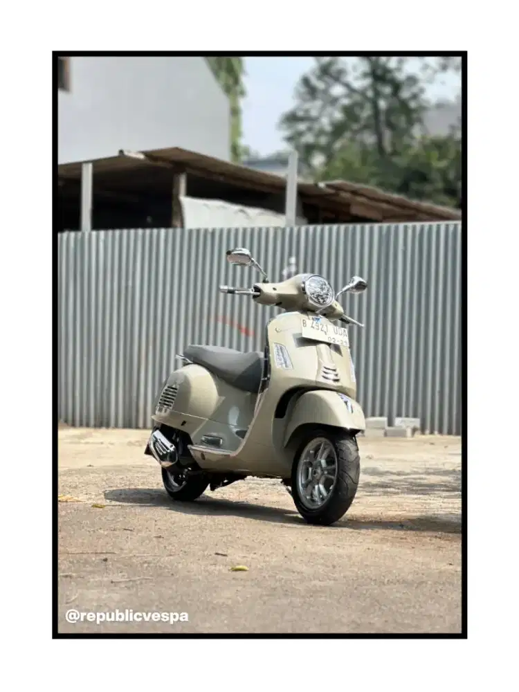 VESPA GTS CLASSIC 4V 150 KEYLESS IGET ABS-ASR LED TH 2023 LIKE NEW!