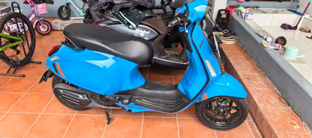 Vespa sprint S 2025 like new