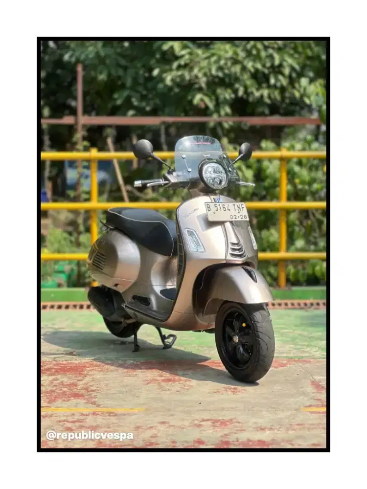 JUAL VESPA GTS SUPER SPORT 4V 150 IGET ABS LED TH 2022 LIMITED!