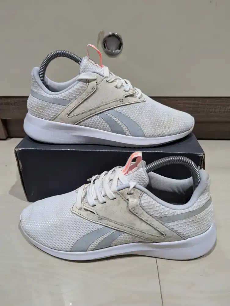 Sepatu Reebok fluxlite preloved size 38